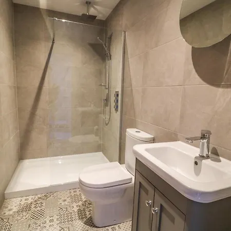 6 Apartment Scarborough