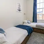 Apartment 6 *